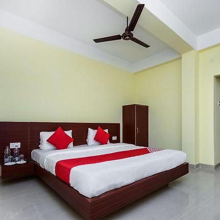 Hotel Vaccinated Staff- OYO Flagship 22365 Bimal Residency GS Road Dispur Exterior foto