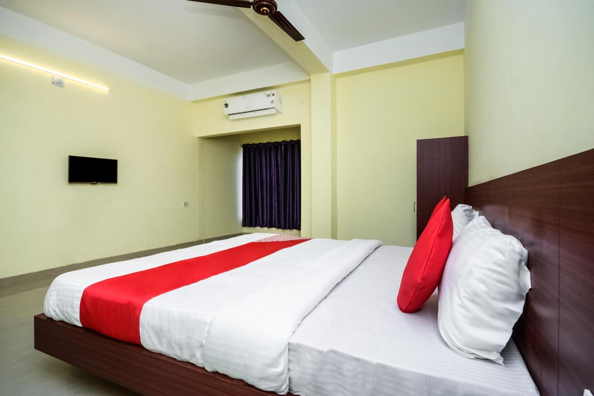 Hotel Vaccinated Staff- OYO Flagship 22365 Bimal Residency GS Road Dispur Exterior foto