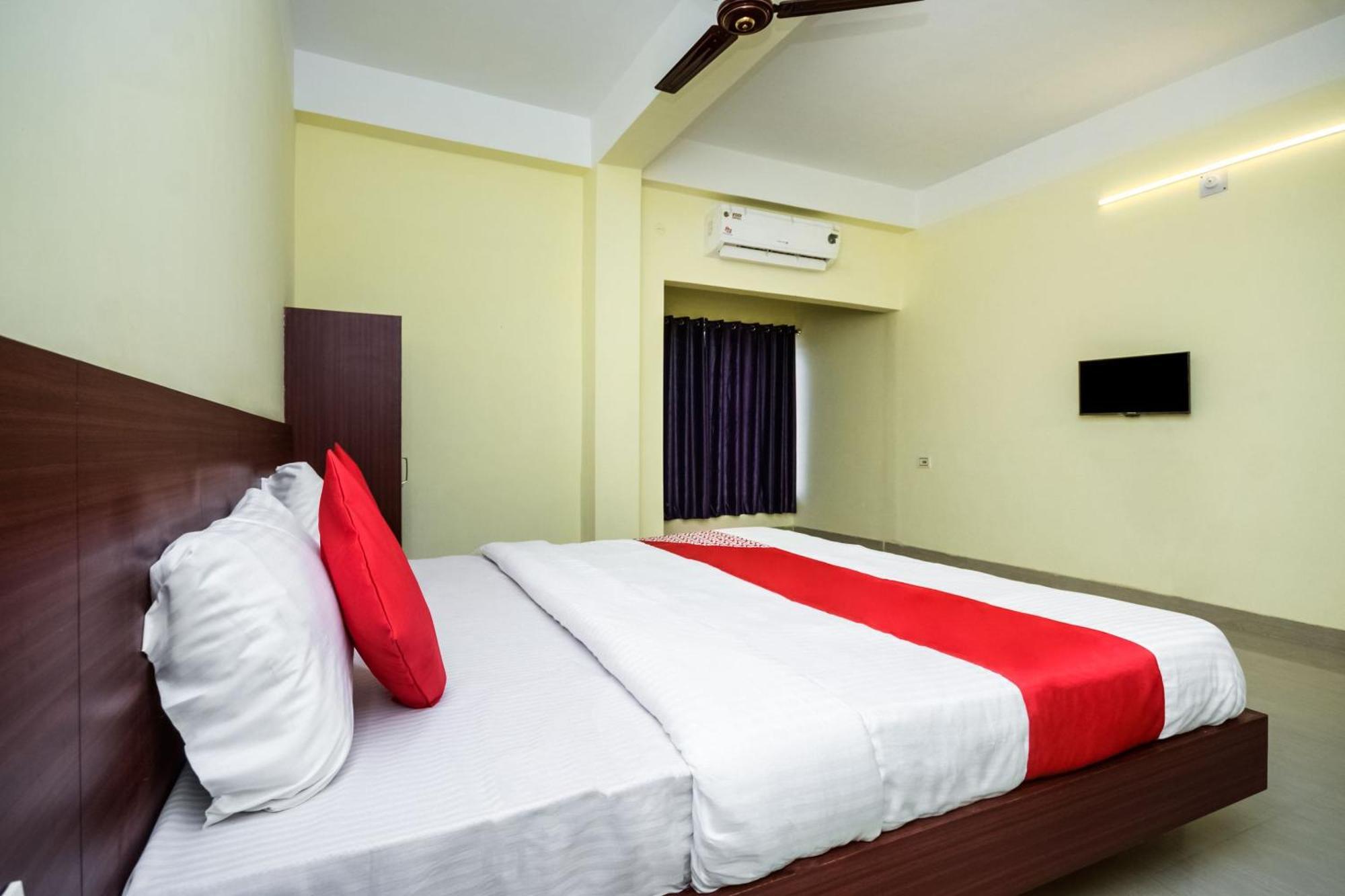 Hotel Vaccinated Staff- OYO Flagship 22365 Bimal Residency GS Road Dispur Exterior foto