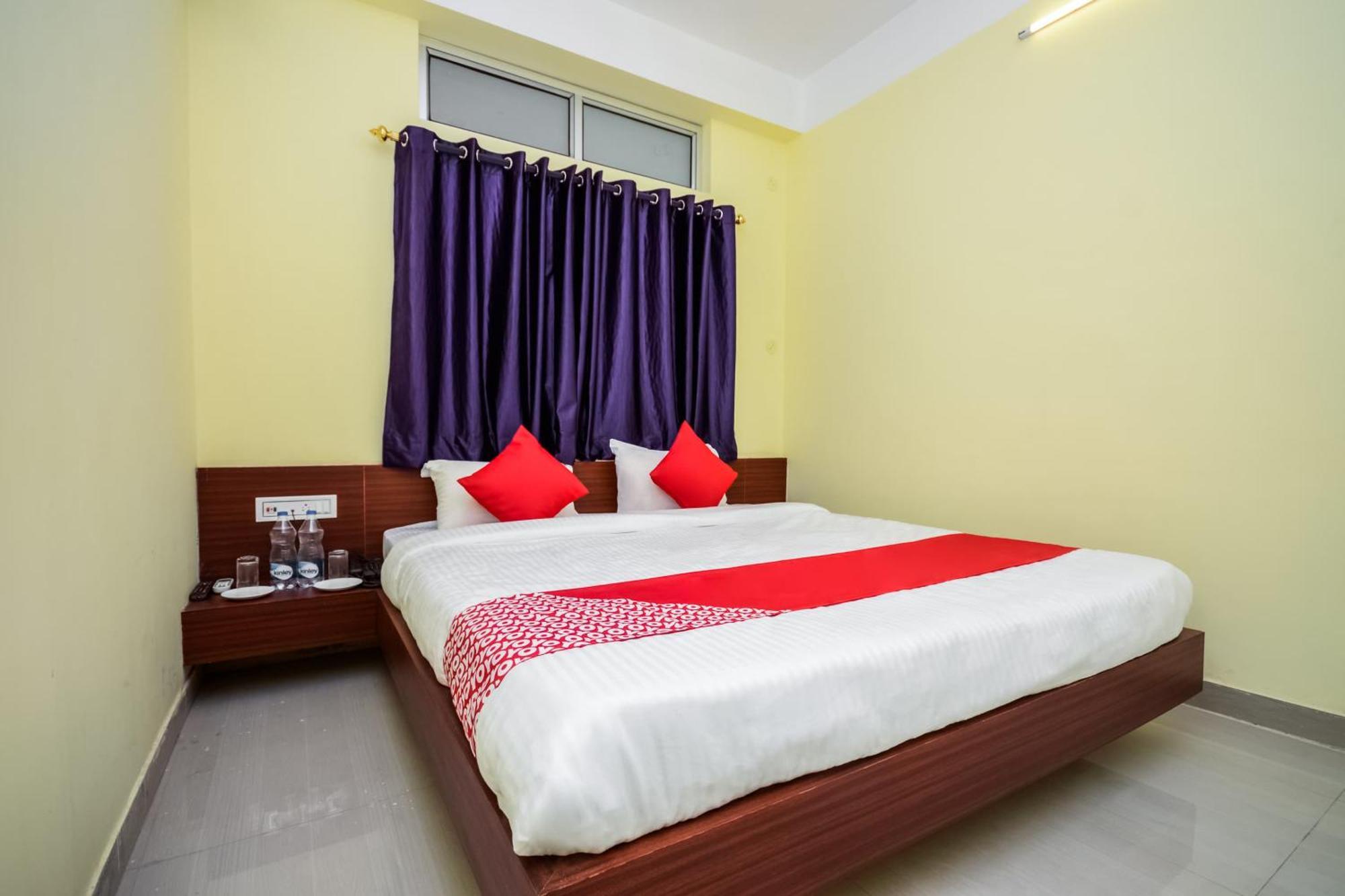 Hotel Vaccinated Staff- OYO Flagship 22365 Bimal Residency GS Road Dispur Exterior foto