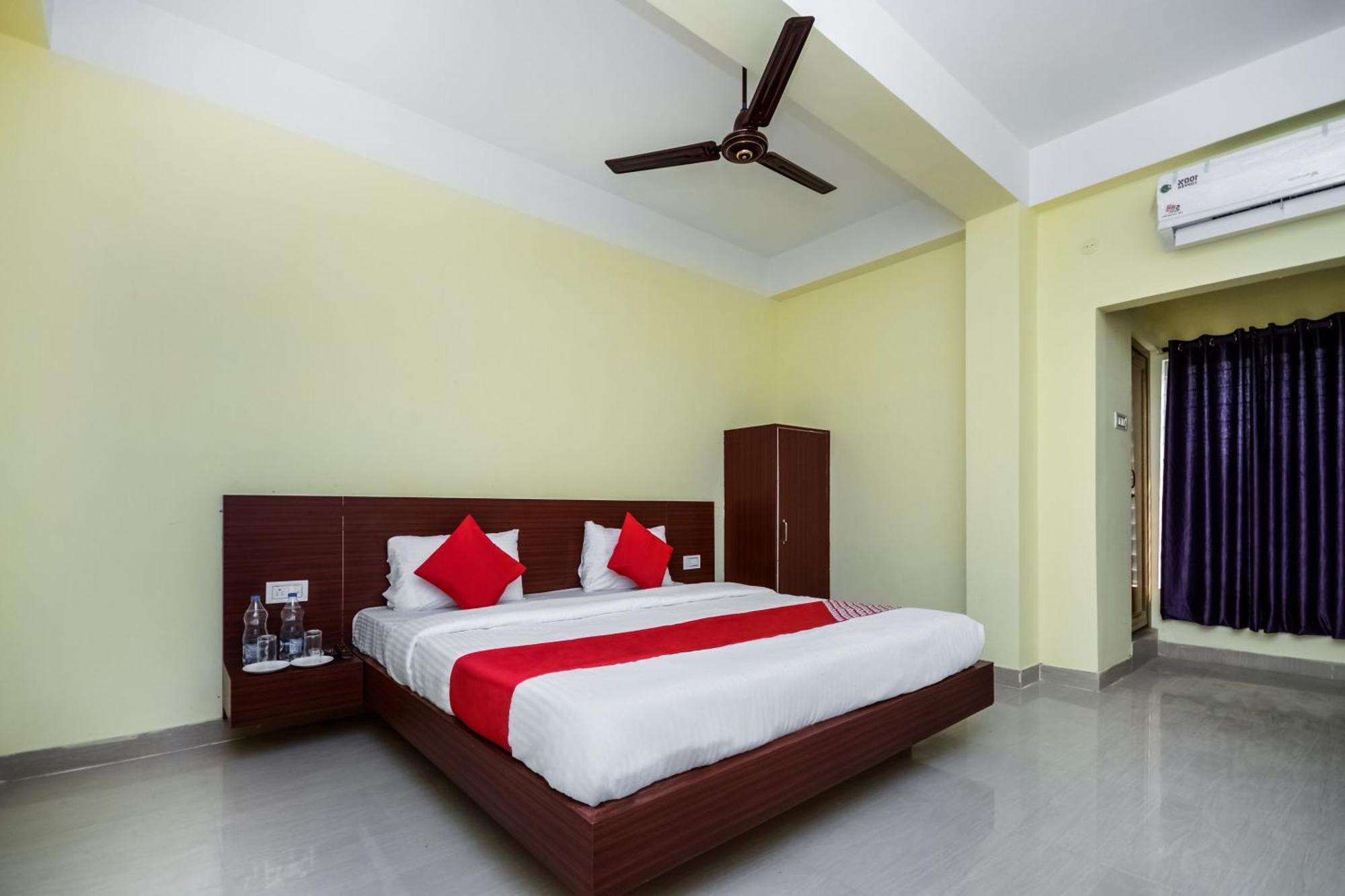 Hotel Vaccinated Staff- OYO Flagship 22365 Bimal Residency GS Road Dispur Exterior foto